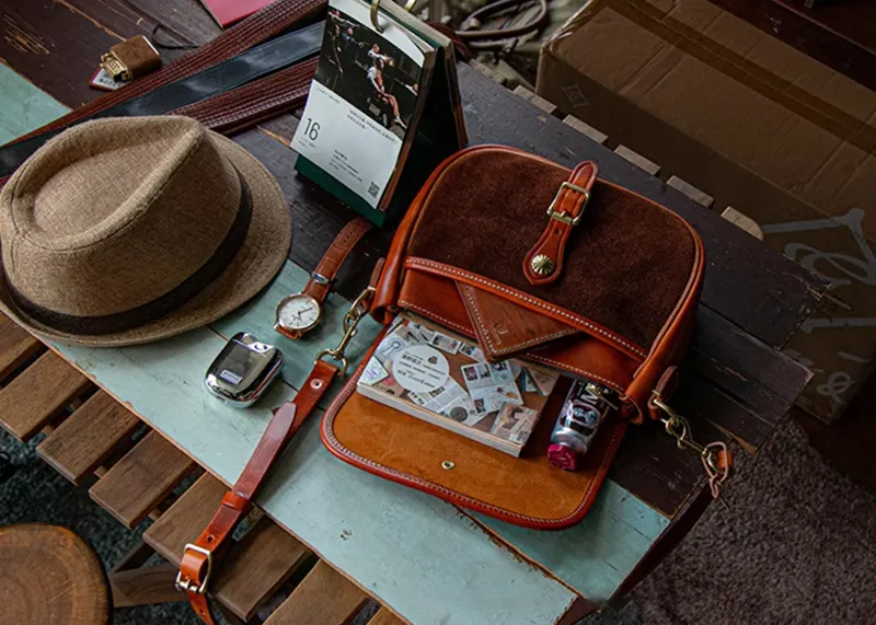 Colorblock Full-Grain Leather Messenger Style Crossbody Bag