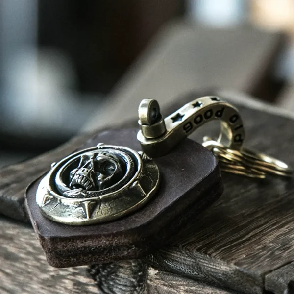 Handcrafted Full-Grain Genuine Leather Motorcycle Keychain Skull