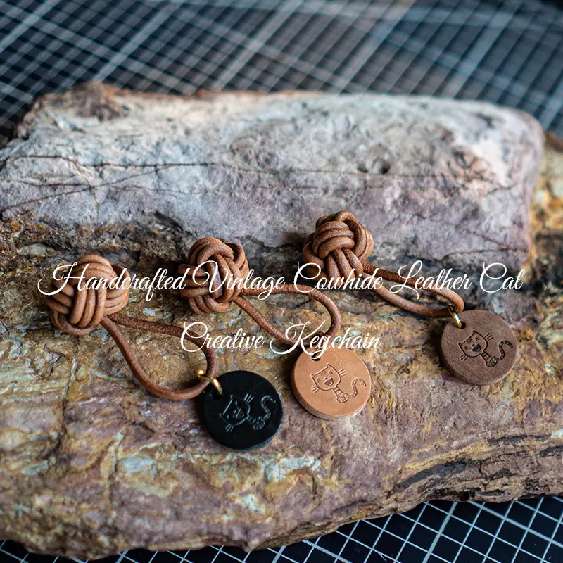 Handcrafted Vintage Cowhide Leather Cat Creative Keychain