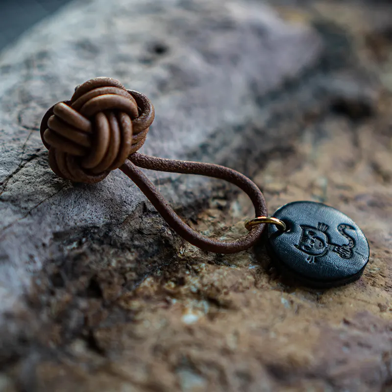 Handcrafted Vintage Cowhide Leather Cat Creative Keychain