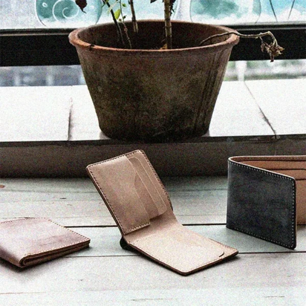 Handcrafted Waxed Full-Grain Leather Short Wallet