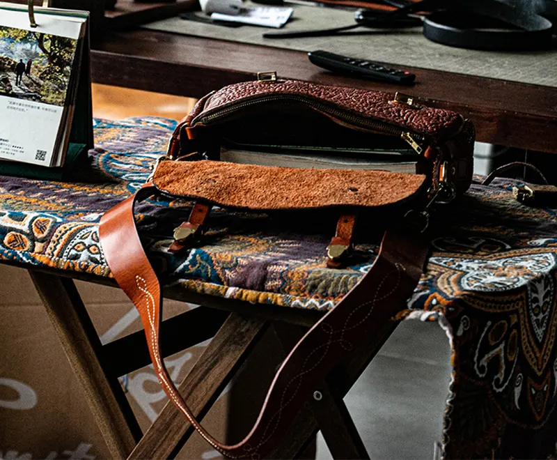 Luxury Handcrafted Neck Grain Leather Messenger Crossbody Bag