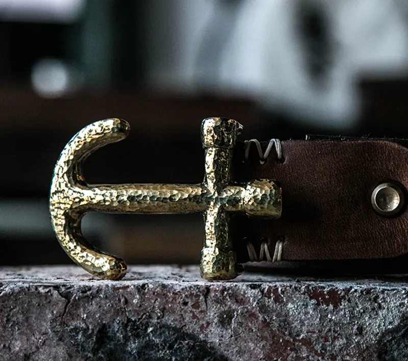 Luxury Vintage Belt with Hammered Brass Anchor-Shaped Buckle