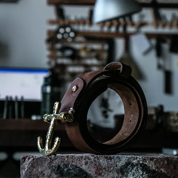 Luxury Vintage Belt with Hammered Brass Anchor-Shaped Buckle
