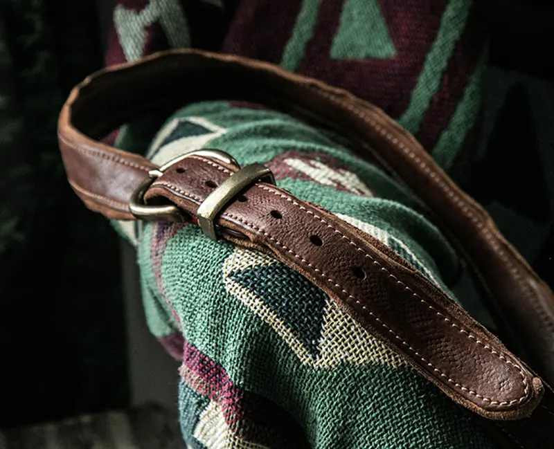 Niche Snake Scale Design Vintage Cowhide Men's Reversible Belt