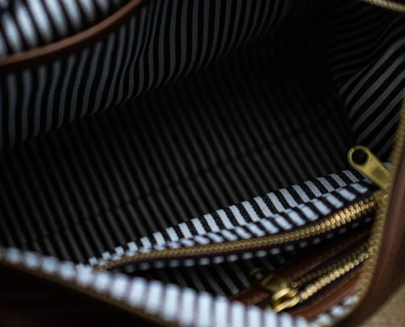 Niche Vegetable-Tanned Leather Motorcycle Crossbody Bag