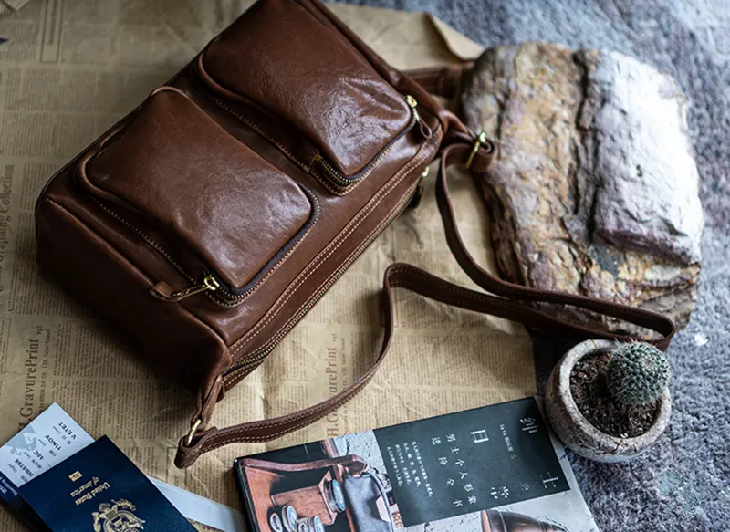 Niche Vegetable-Tanned Leather Motorcycle Crossbody Bag