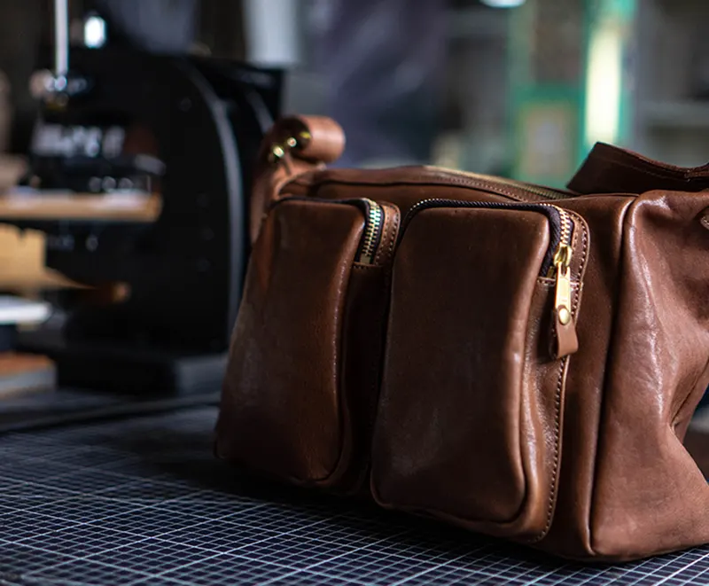 Niche Vegetable-Tanned Leather Motorcycle Crossbody Bag