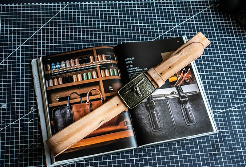 Rugged American Bull Head Brass Buckle Full-Grain Leather Belt