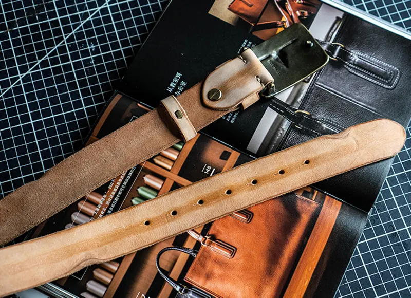 Rugged American Bull Head Brass Buckle Full-Grain Leather Belt