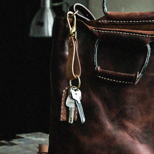 RSAS0642-z-02 Rugged Outdoor American Full-Grain Leather Motorcycle Keychain