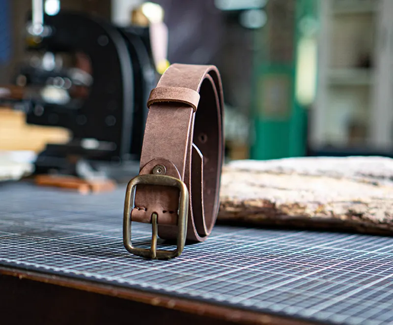 Rugged Vintage Workwear Style Men's Full-Grain Leather Belt