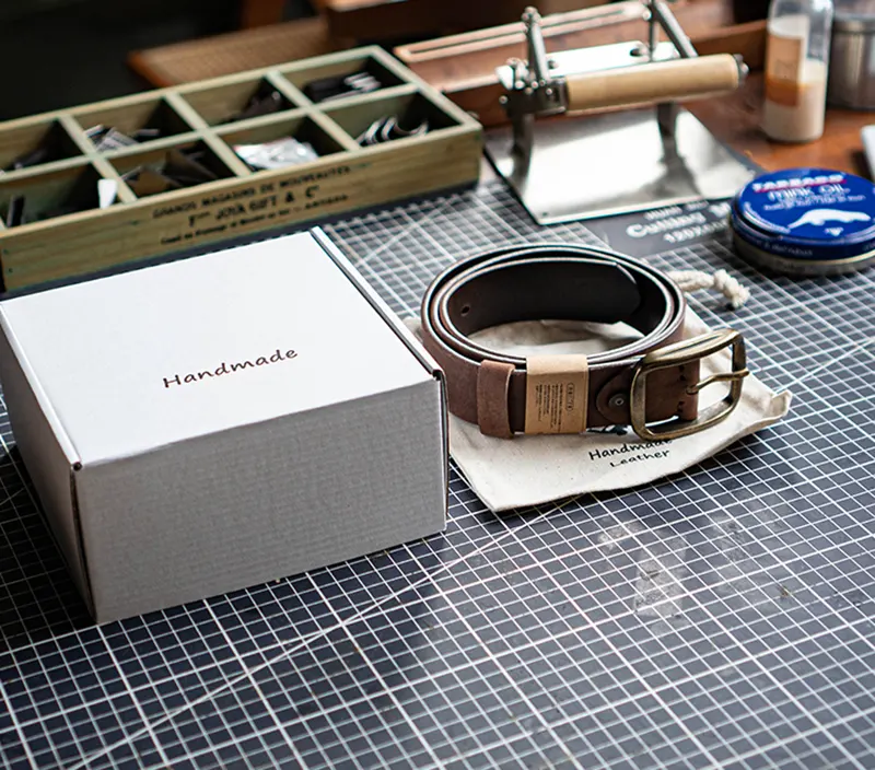 Rugged Vintage Workwear Style Men's Full-Grain Leather Belt