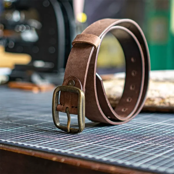 Rugged Vintage Workwear Style Men's Full-Grain Leather Belt