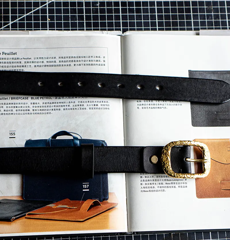 Vintage Luxury Hammered Brass Buckle Full-Grain Leather Belt