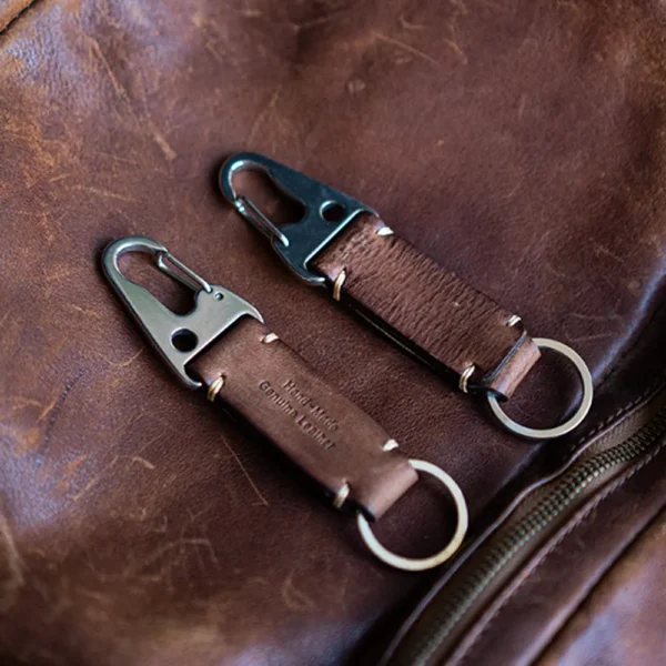 RSAS0799-z-02 Handcrafted Full-Grain Leather Keychain with Eagle Beak Buckle