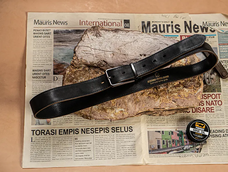 Vintage Handcrafted Full-Grain Leather Men's Belt