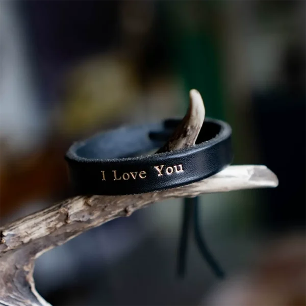 Vintage Minimalist Accessory Vegetable-Tanned Leather Bracelet