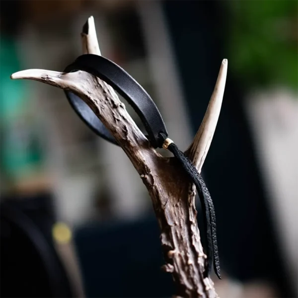 Vintage Minimalist Accessory Vegetable-Tanned Leather Bracelet