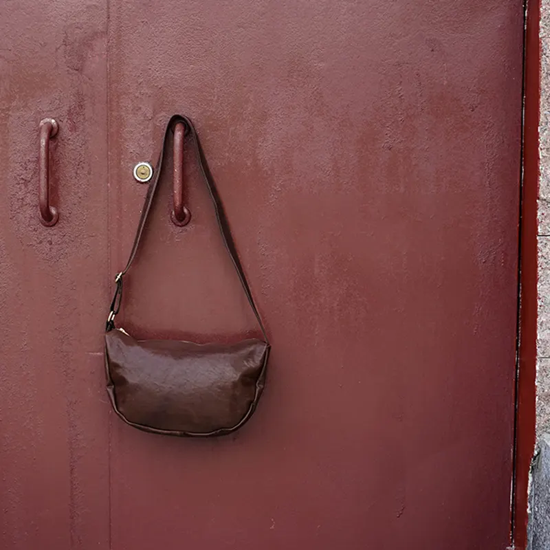Vintage Vegetable-Tanned Leather Large Capacity Crossbody Bag