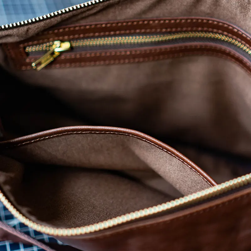 Vintage Vegetable-Tanned Leather Large Capacity Crossbody Bag