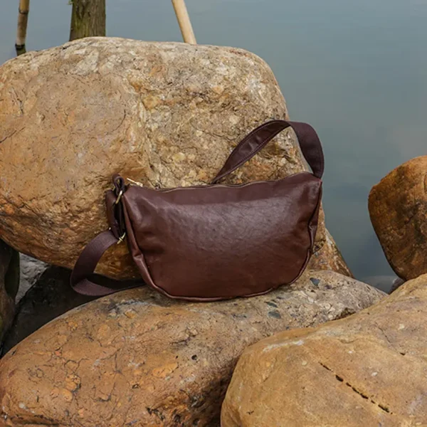 Vintage Vegetable-Tanned Leather Large Capacity Crossbody Bag